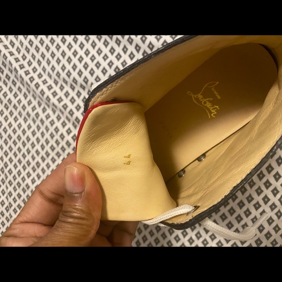 Sneakers - Picture 2 of 4